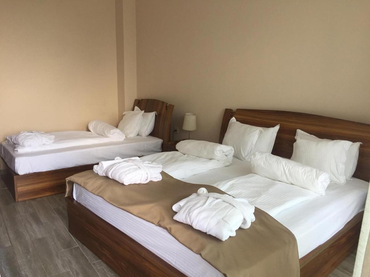 Hotel Lazi 科布列季 外观 照片